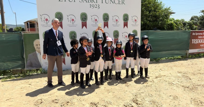 Minik biniciler yeteneklerini sergiledi