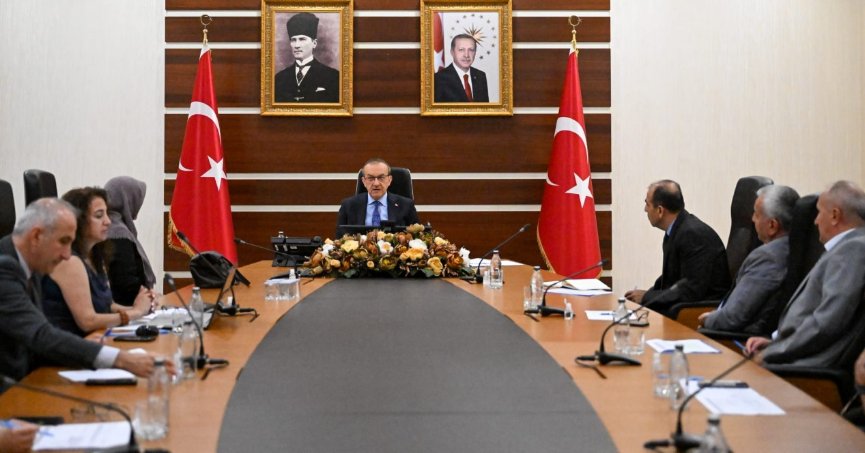 Vali, ‘Halk Günü’nde  vatandaşları dinledi