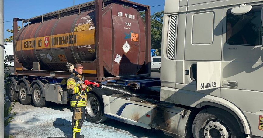 Seyir halindeki tırda yangın