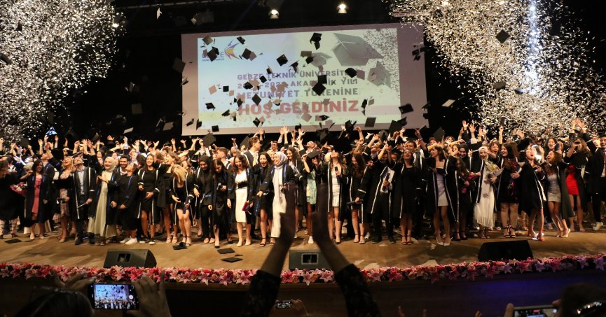GTÜ’de coşkulu mezuniyet töreni