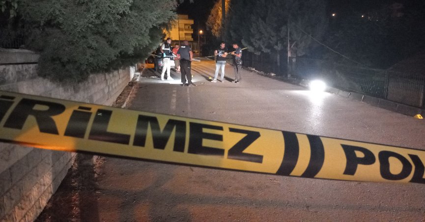 Sokak ortasında tartıştığı kişiyi tabancayla vurdu