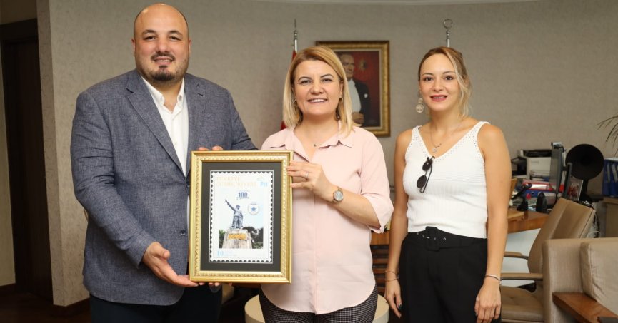 KYÖD Başkanı Saral’dan Hürriyet’e anlamlı hediye