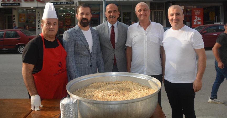 KOVİAD’dan aşure ikramı