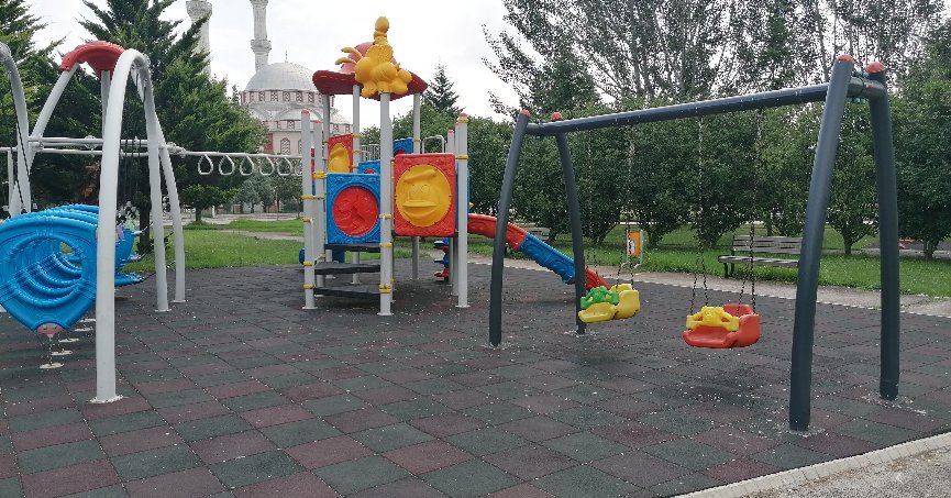 Park alanına  bakım gerekli