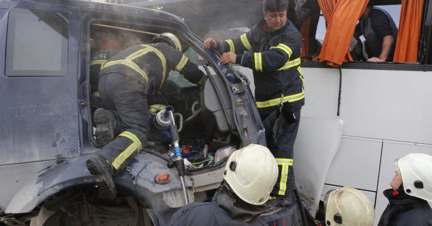 Can kurtarmak için  saniyelerle yarışıyorlar