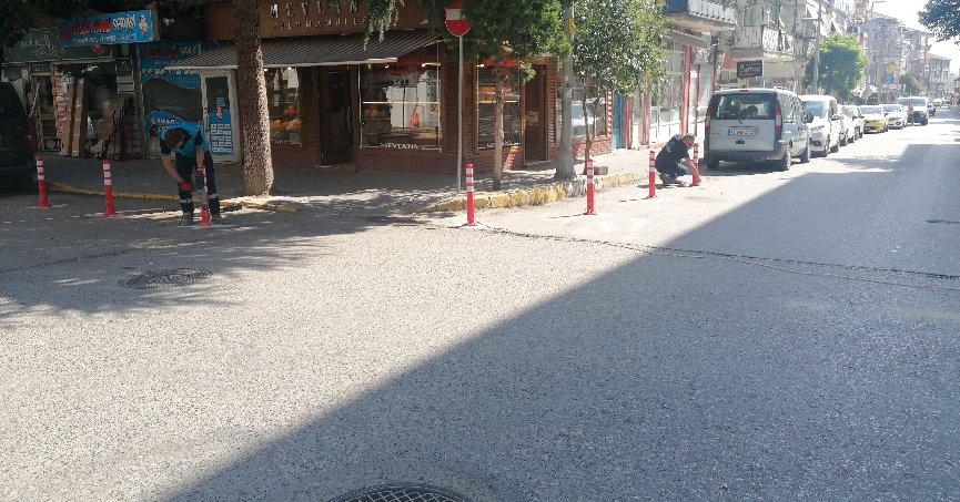 Kesişim noktasına  dubalar konuldu