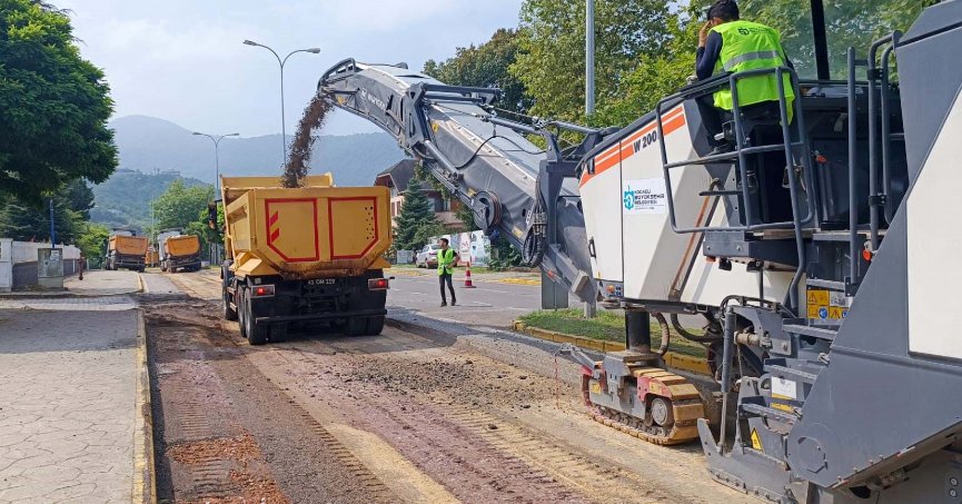 Başiskele’de üstyapı yenileme çalışması