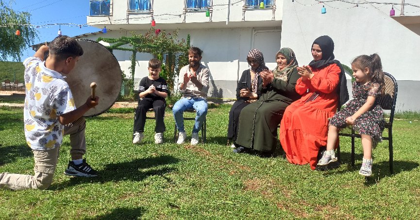 8 yaşında düğünlerin vazgeçilmezi oldu