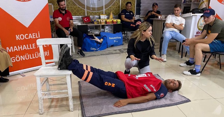 Afet durumunda hayatta kalma dersi veriliyor