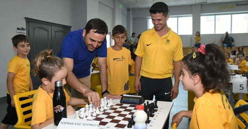 Başkan Özlü sporcularla buluştu