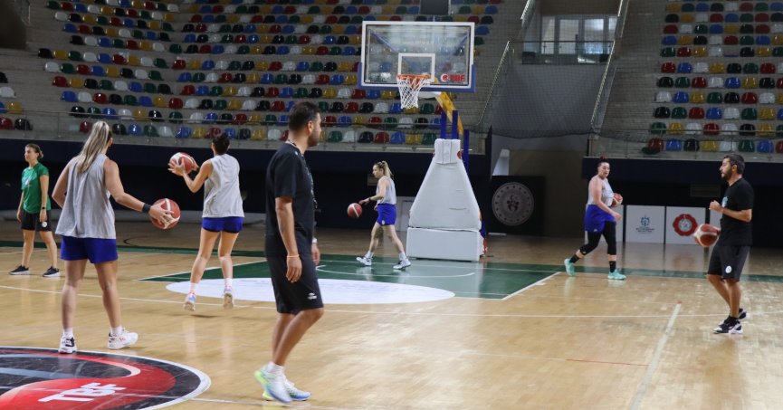 İzmitli Periler lige hazırlanıyor