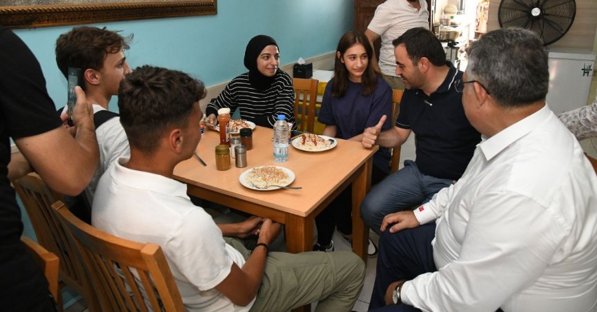 Tipioğlu ve Özlü esnafı gezdi