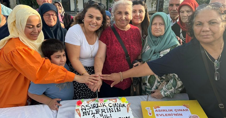 İzmit Belediyesi Asırlık  Çınar Evleri 1 yaşında