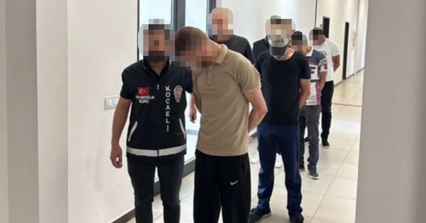 Çaldıkları motosikleti satınca yakayı ele verdiler