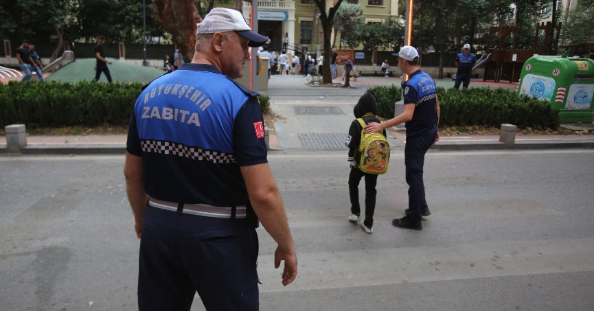 Okulların ilk gününde zabıta görev başında olacak