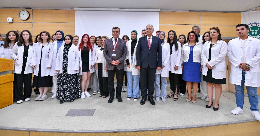 KOÜ Tıp Fakültesi öğrencileri beyaz önlüklerini giydi