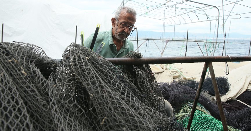 Denize açılmasalar da limandan ayrılmıyorlar