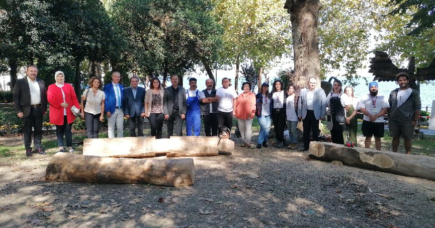 Ahşap heykelde 28. yıl