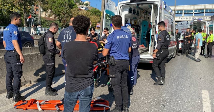 Zincirleme kazada 5 polis yaralandı