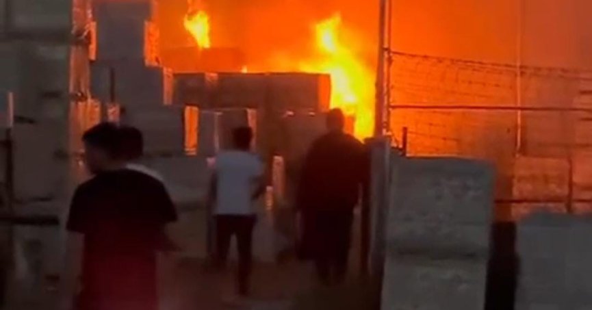 İnşaat malzemeleri alev topuna döndü