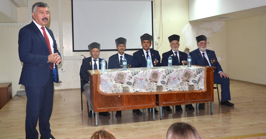 Kıbrıs gazileri anılarını öğrencilerle paylaştı