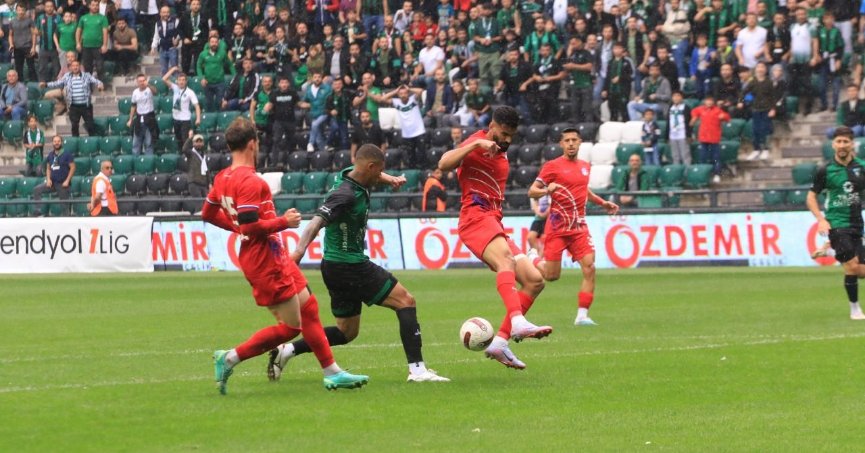 Futbolcular fedakarlık yaptı