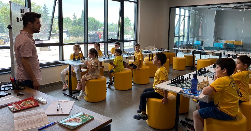 Gençlik merkezinde eğitimlere başlandı