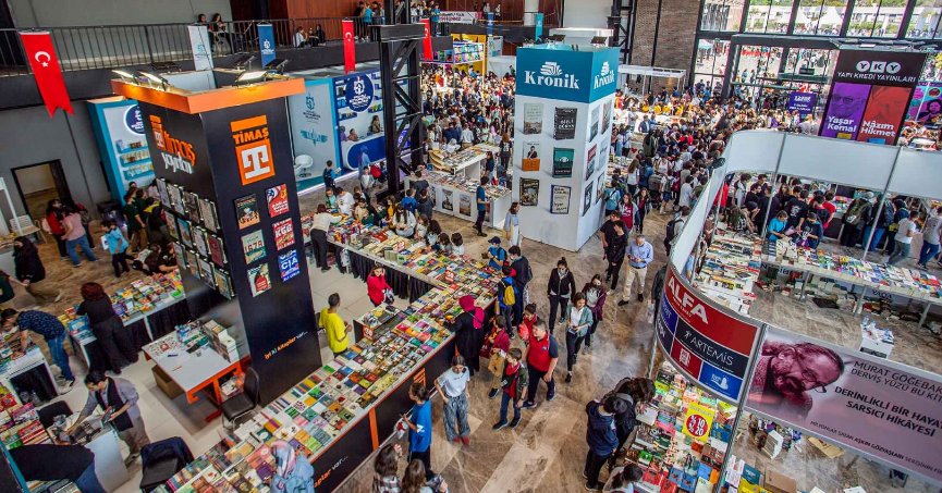 Kitap fuarında dev kadro