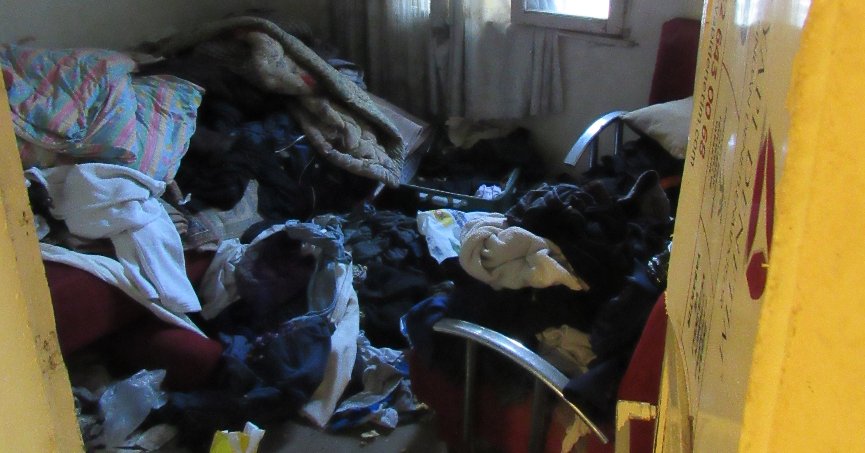 Evden kamyon dolusu çöp çıktı