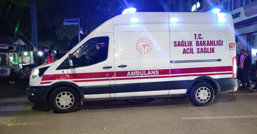 Kavgada 23 yaşındaki genç göğsünden bıçaklandı