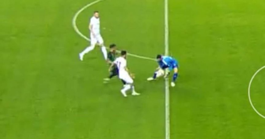 VAR’dan bir iyi, bir kötü karar 