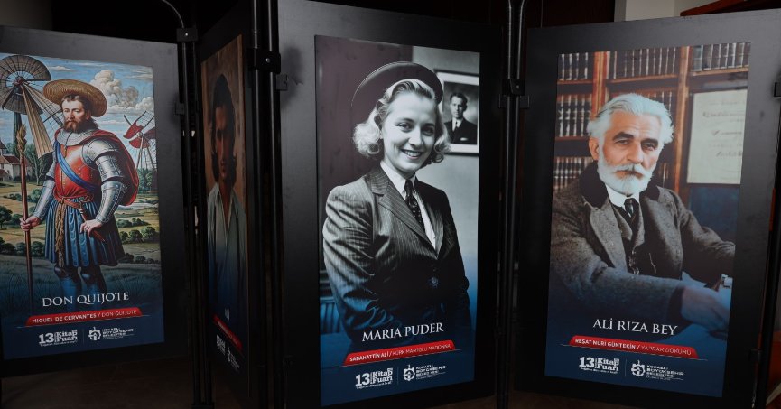 ‘Roman Kahramanları’ sergisine yoğun ilgi