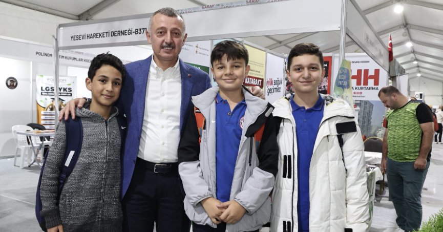 ‘Kitap fuarının asıl sahibi gençlerimizdir’