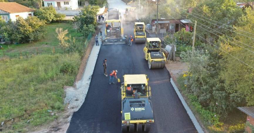 Başiskele’de üç ayrı noktada asfalt çalışması