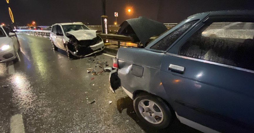 4 araç birbirine girdi: 1 yaralı