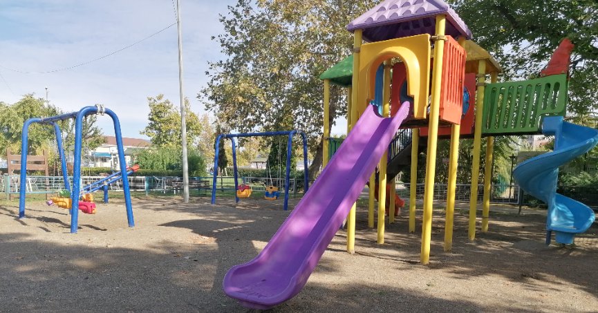 Parkın zeminine kauçuk malzeme kaplanmalı