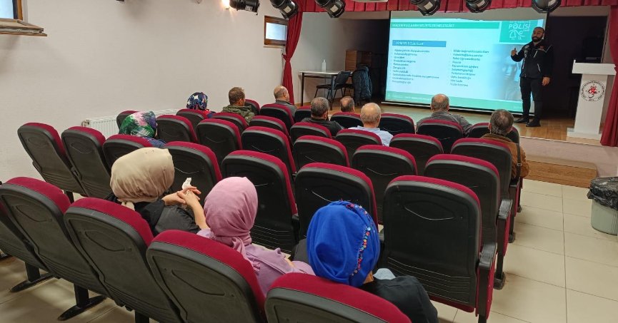 Gölcük’te iki okulda velilere uyuşturucuya karşı eğitim