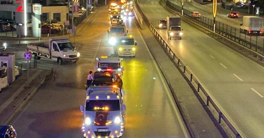 Kocaeli'de sürücüler İsrail'i protesto etti