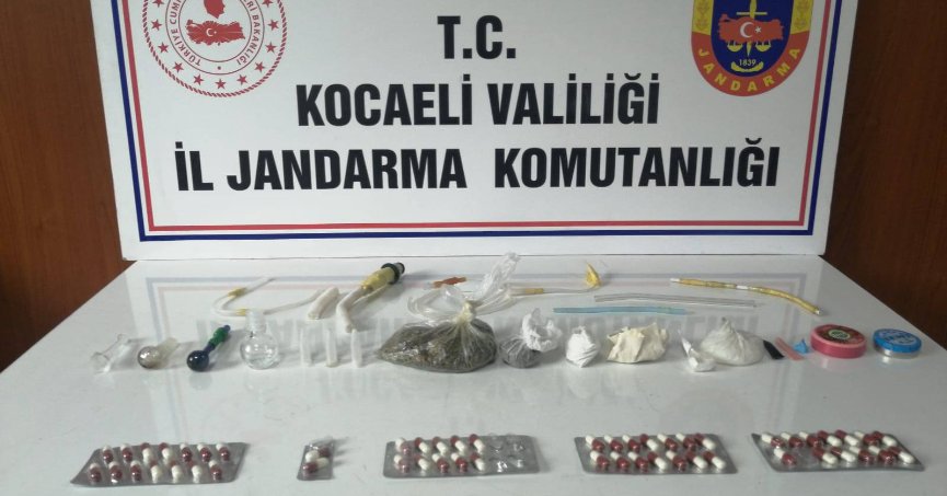 Araçlarında uyuşturucu ele geçirilen 3 şahıs tutuklandı