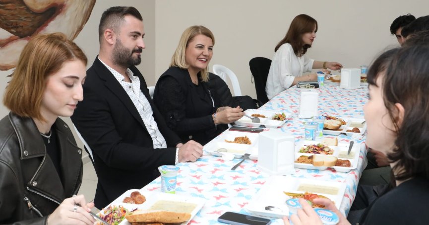 Hürriyet, üniversitelilerle yemekte bir araya geldi