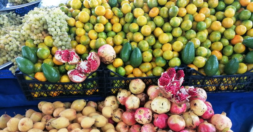 Pazarda en fazla ilgi meyvelere