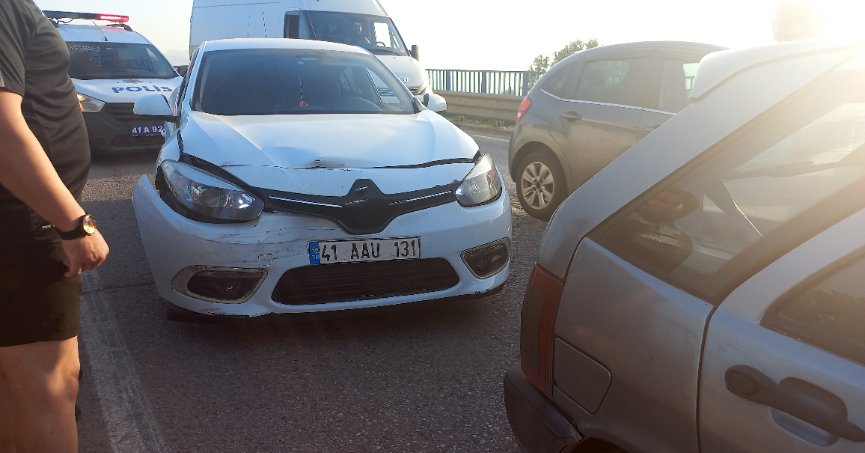 İki otomobil çarpıştı: 1 yaralı