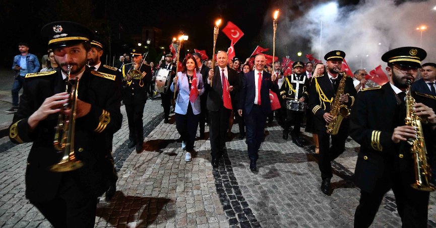 KOÜ’de fener alayı coşkusu