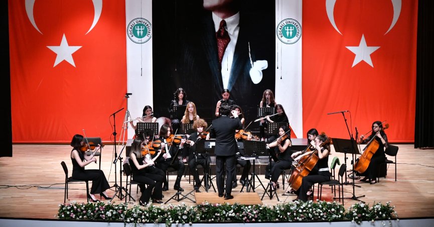 KOÜ’de muhteşem 100. Yıl konseri