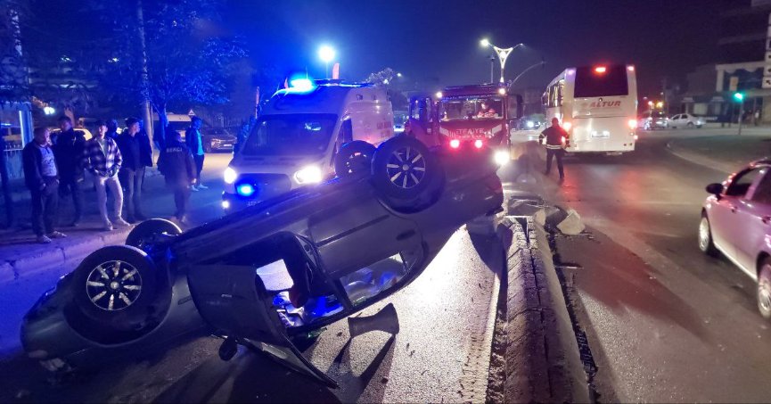 9 aracın karıştığı kazada 6 kişi yaralandı