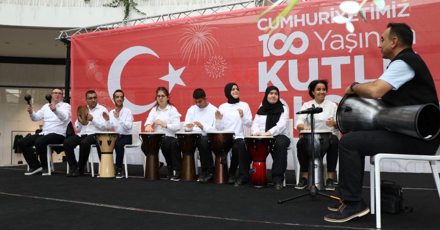 Özel bireylerden 100. yılda anlamlı etkinlik