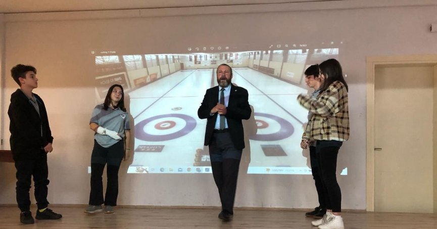 Yusuf Altınay’dan Curling semineri    