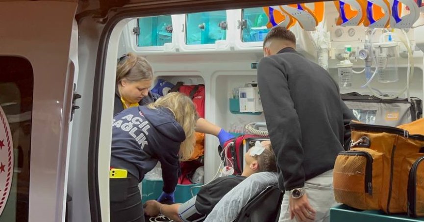 Otomobille motosiklet çarpıştı: 1 yaralı