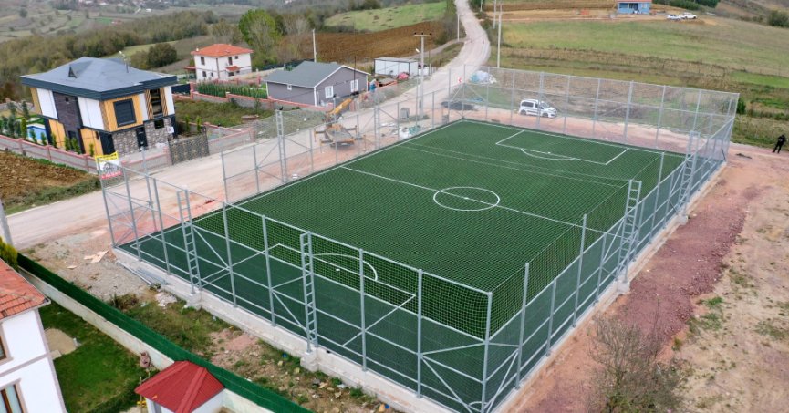 Büyükşehir’den köylere futbol sahası