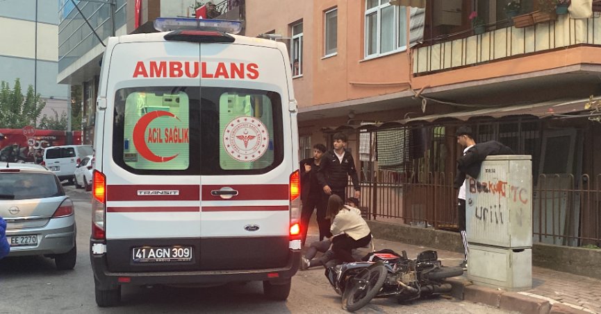 Otomobil ile motosiklet çarpıştı: 2 yaralı